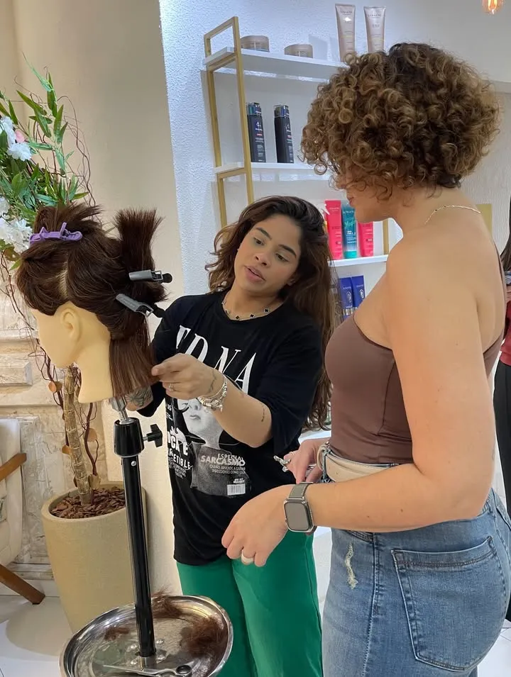 Resultado de cabelo iluminado e finalizado